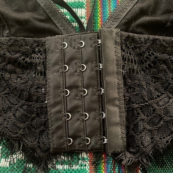 FRENCH Affair Lace Bralette - Picture 6 of 9
